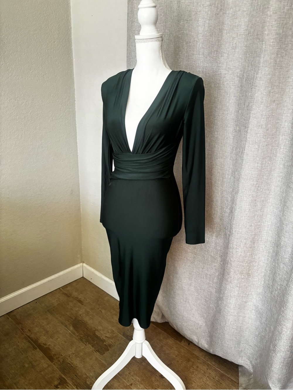 Deep Green Long Sleeve V-Neck Women’s Dress